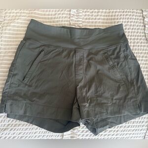 Athleta Trekkie North  Shorts